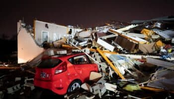 Videos | Al menos 6 muertos y 23 heridos dejan varios tornados en Tennessee