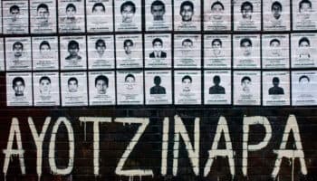 No podemos ir a los cuarteles, ya fuimos y nomás se sacaron fotos: padre de uno de los 43 | Video