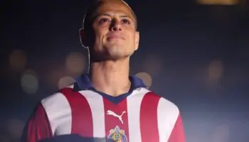 Videos | Ancelotti y Ferguson alientan a Chicharito tras su arribo a Chivas