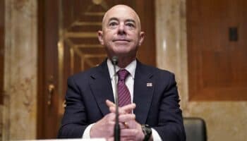 Los republicanos aprueban llevar al pleno los cargos de juicio político contra Mayorkas