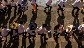 Las Plumas de la Serpiente: Bailar sobre la tierra
