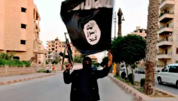 Estado Islámico pide vengar a musulmanes; 'Persigan presas judías y cristianas en todo el mundo'