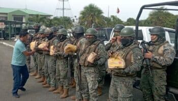 Ecuador: McDonald's donó hamburguesas a soldados que patrullan las calles