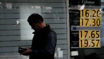 Peso mexicano, golpeado por aprobación de reforma judicial, roza los 20 por dólar