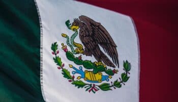 'Cuando tienes doble nacionalidad te identificas con dos naciones': insiste Sheinbaum en reforma