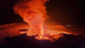 Islandia sufre una nueva erupción volcánica, la tercera en los últimos dos meses | Video