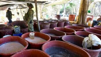 Hallan enorme narcolaboratorio con 80 toneladas de metanfetaminas en Sonora