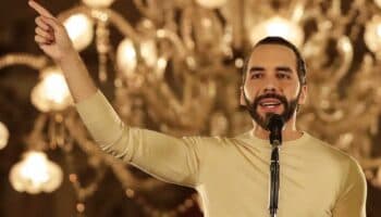 Aristegui en Vivo: AMLO presentará paquete de reformas; Bukele arrasa en El Salvador; Grammy a Peso Pluma y más