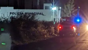 Videos | Grupo armado ataca comandancia de la policía en Celaya