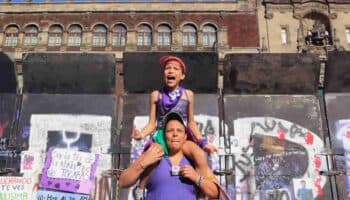 8M | 'Señoras candidatas: todos los días nos matan', denuncian mujeres en marcha de CDMX