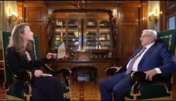 AMLO acusa de censura al INE tras orden de bajar entrevista con Inna Afinogenova; 'Volvieron a cepillarme'