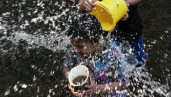 Multas de 10 mil y arresto por aventar agua en Sábado de Gloria en Naucalpan