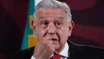 AMLO dice que sí recibirá a madres y padres de 43 de Ayotzinapa antes de elecciones