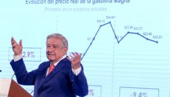 AMLO respalda refinerías y niega que contaminen: 'se necesitan'