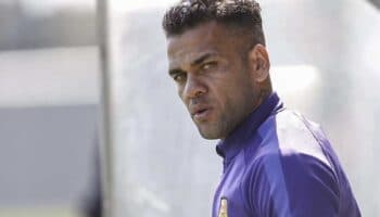 Alves deposita el millón de euros de su fianza para quedar ya en libertad