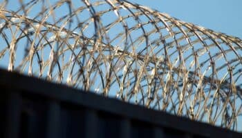 Estas son las implicaciones sociales y políticas de la ley antiinmigrante de Texas: Guillén y Rendón