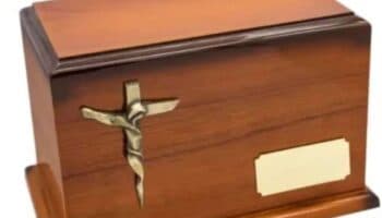 Naucalpan: Mujer denuncia robo de su camioneta con las cenizas de su madre dentro