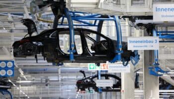 Venta de autos ligeros alcanza 113 mil unidades en febrero: Inegi
