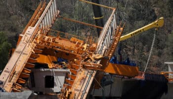 Minimiza Secretaría de Obras desplome de maquinaria en Tren Interurbano