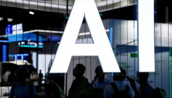 Unión Europea aprueba ley de inteligencia artificial