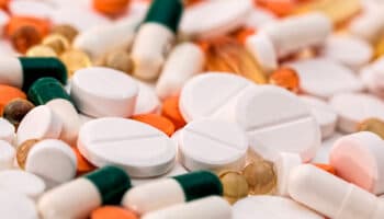 Medicamentos 'chatarra' ponen en riesgo salud de mexicanos: AMIIF