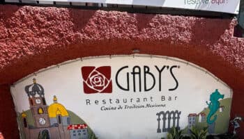 Extranjeros demandan a restaurante en Puerto Vallarta por tocar música mexicana | Video