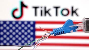 Senado de EU avala proyecto para forzar la venta de TikTok; solo falta la firma de Biden