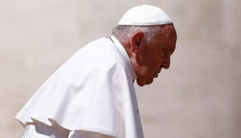 Papa Francisco recibe en el hospital al secretario de Estado vaticano