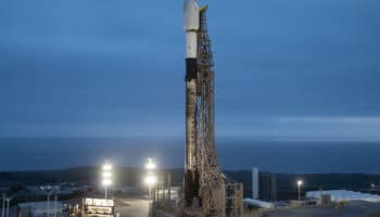 SpaceX pone en órbita nueva ola de satélites de espionaje