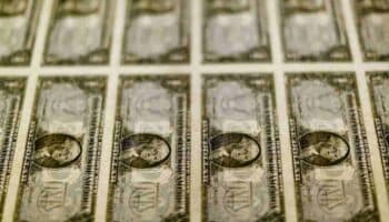 Dólar se encamina a su mayor caída en dos meses en más de 20 años