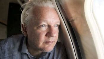 Aristegui en Vivo: Assange sale de la cárcel tras acuerdo; GN a Sedena 'no es militarización': Sheinbaum; reforma judicial y más...