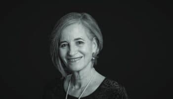 “El cuento es ideal para explorar nuestro lado oscuro”: Mónica Lavín