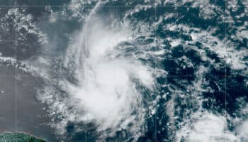EU emite alerta por tormenta tropical Beryl; podría convertirse en un 'huracán importante'