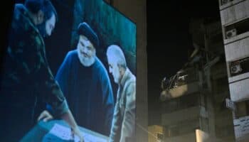 Israel bombardea Beirut; dice que mató a comandante de Hezbolá