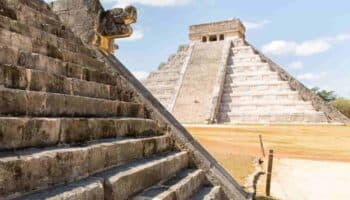 Chichén Itzá cierra ante el impacto del huracán 'Beryl'