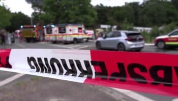 Un muerto y una veintena de heridos tras incendio en centro de refugiados en Alemania