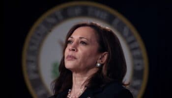 Tres gobernadores y un senador, los aspirantes a "número dos" de Kamala Harris