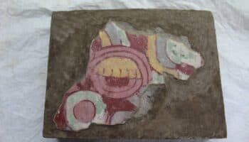 El INAH restaura 13 fragmentos de murales teotihuacanos inéditos