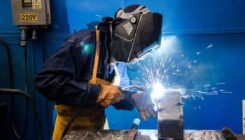 Producción industrial baja 0.8% interanual en mayo | Inegi