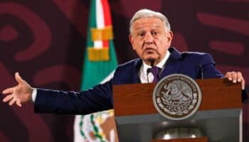 AMLO arremete contra suspensiones a discusión de reforma judicial: ‘Una intromisión desesperada’