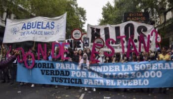 Disuelven unidad de investigación de niños desaparecidos durante la dictadura en Argentina