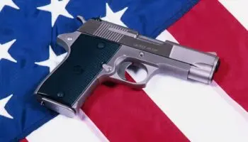 Empresas de armas intentan evitar demanda de México en la Corte Suprema de Estados Unidos