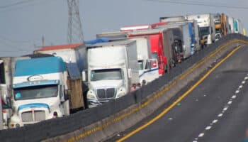 'No podemos ser rehenes de quienes buscan lucrar': AMLO sobre bloqueo en la México-Puebla