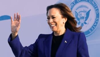 Solo en julio, Harris recaudó cuatro veces más dinero que Trump