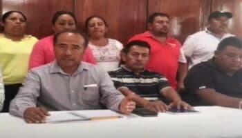 Comuneros retienen a alcalde y regidores de Magdalena Apasco, Oaxaca