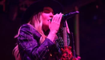 Mexicanos abarrotan Times Square para dar El Grito con Belinda y Jesse & Joy