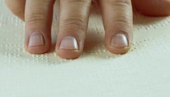 Neuralink desarrolla chip que devolvería la vista a algunas personas ciegas