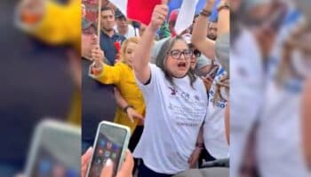 Norma Piña se une a las protestas contra reforma electoral | Video