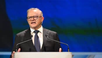 Prevén limitar la edad mínima para usar las redes sociales en Australia | Video