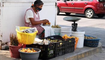 Tasa de informalidad laboral en México aumenta a 54.8% en el segundo trimestre de 2025